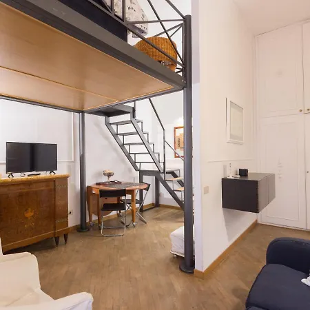 Spanish Steps Frezza Loft Апартаменты