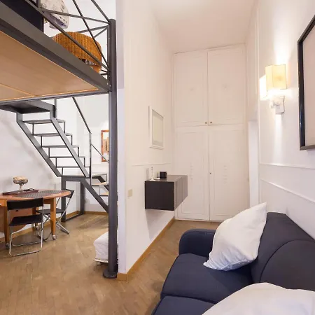 Spanish Steps Frezza Loft Rom